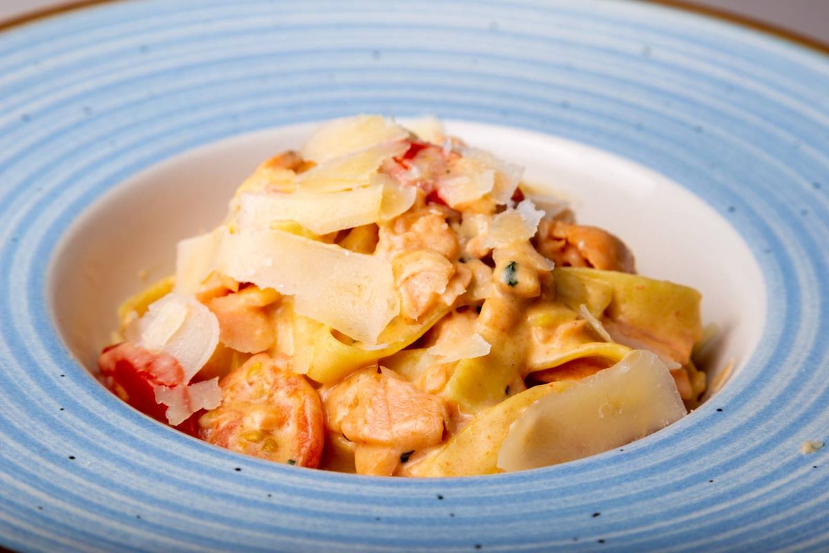 Tagliatelle cu Somon Fume